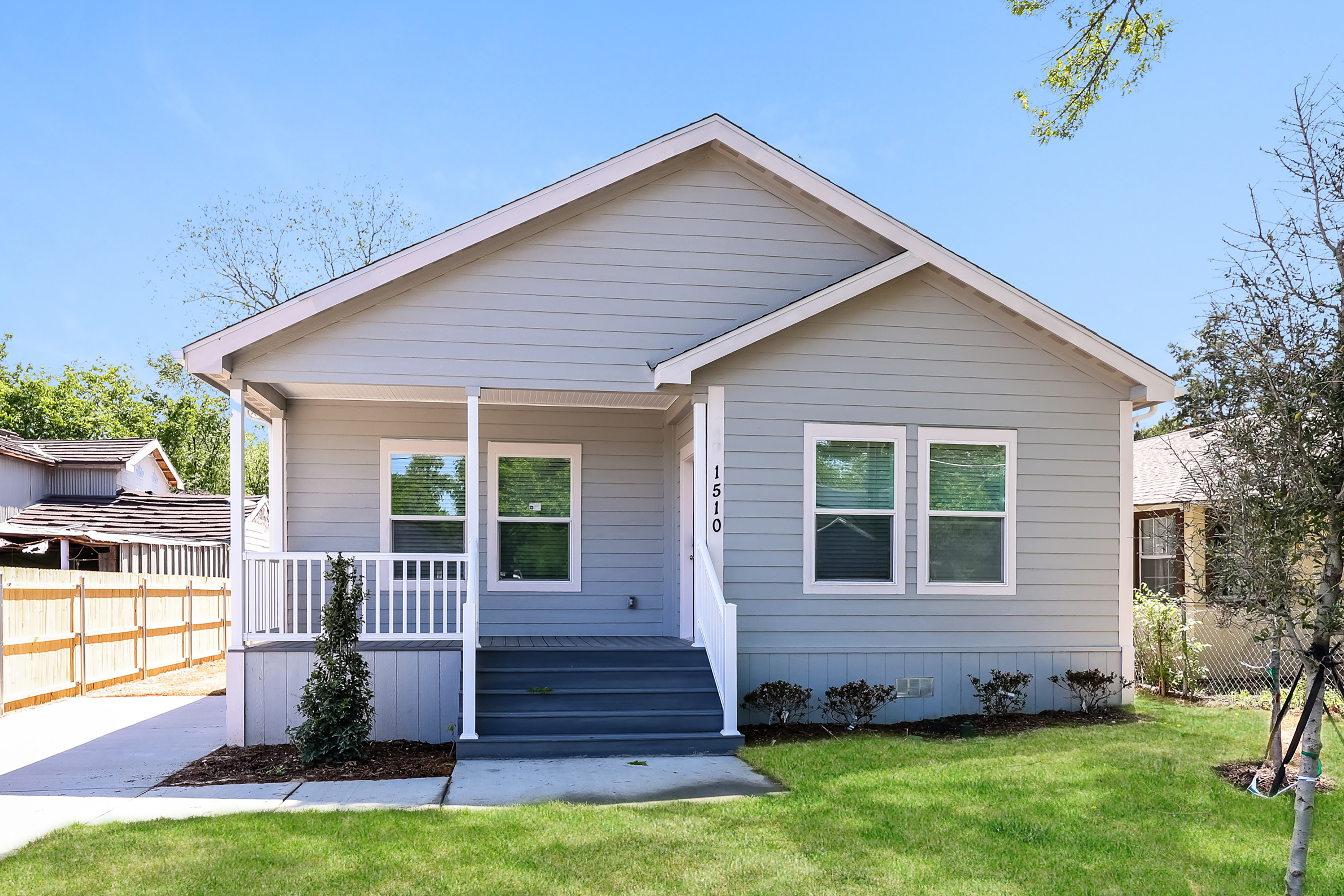 1510 Maywood Ave Dallas, TX 75216